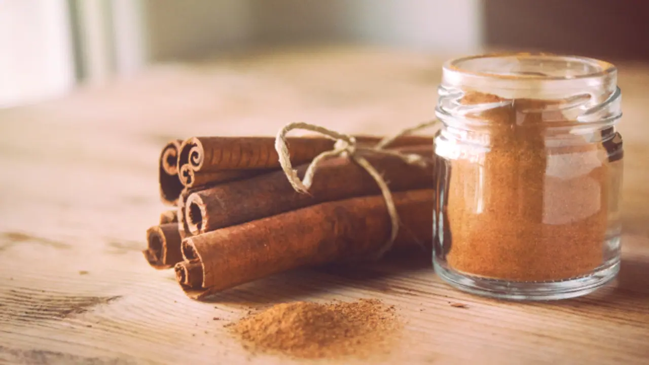 സ്ത്രീകള് ഡയറ്റില് കറുവപ്പട്ട ഉള്പ്പെടുത്തൂ, അറിയാം ഗുണങ്ങള് സ്ത്രീകള് ഡയറ്റില് കറുവപ്പട്ട ഉള്പ്പെടുത്തൂ, അറിയാം ഗുണങ്ങള്