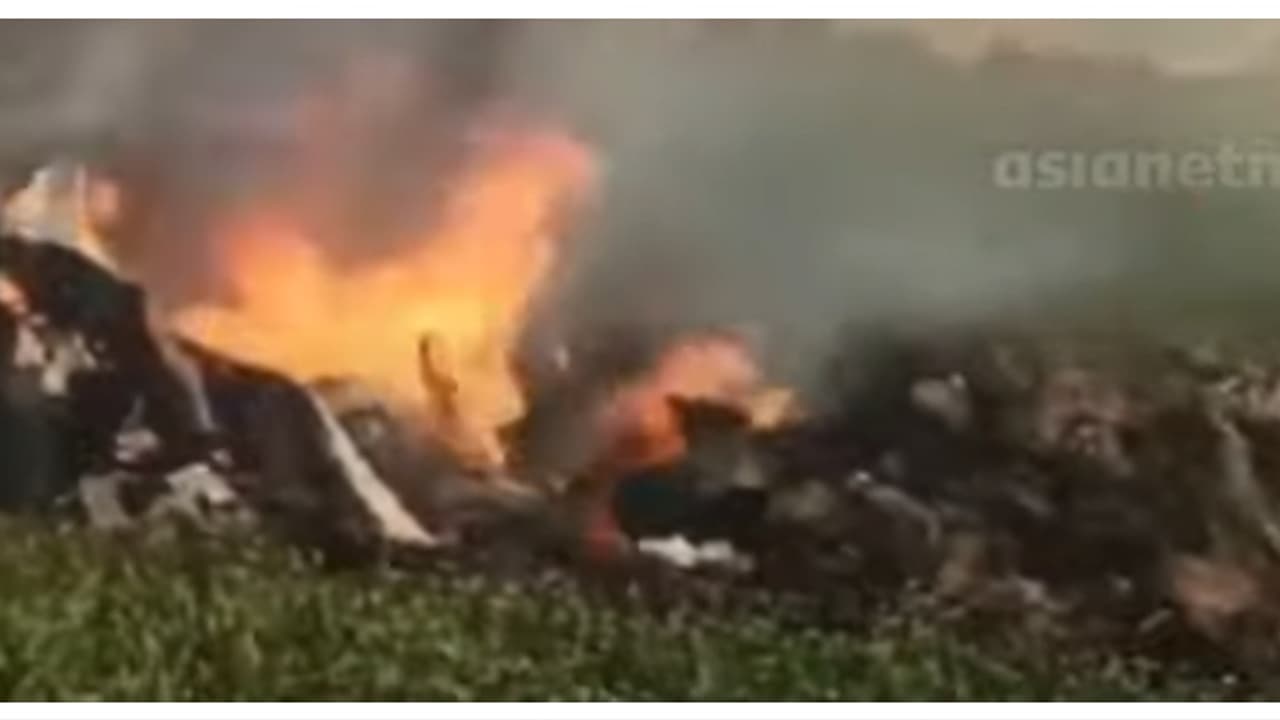 പരിശീലനപറക്കലിനിടെ വ്യോമസേന വിമാനം തകർന്നു വീണു; 2 പൈലറ്റുമാർ സുരക്ഷിതർ; സംഭവം മധ്യപ്രദേശിലെ ശിവപുരിയിൽ 