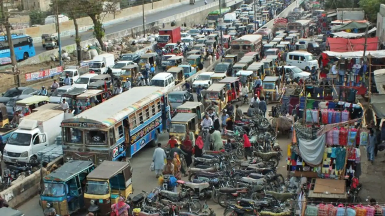 Karachi witnesses surge in traffic accidents, with 99 incidents and 39 fatalities in first 37 days of 2025