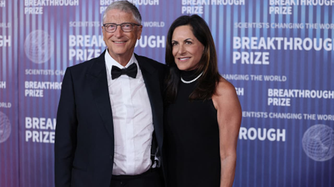 'സീരിയസായി' പ്രണയത്തിൽ, പുതിയ കാമുകിയെക്കുറിച്ച് ബിൽഗേറ്റ്സ്, ചില്ലറക്കാരിയല്ല പൌള