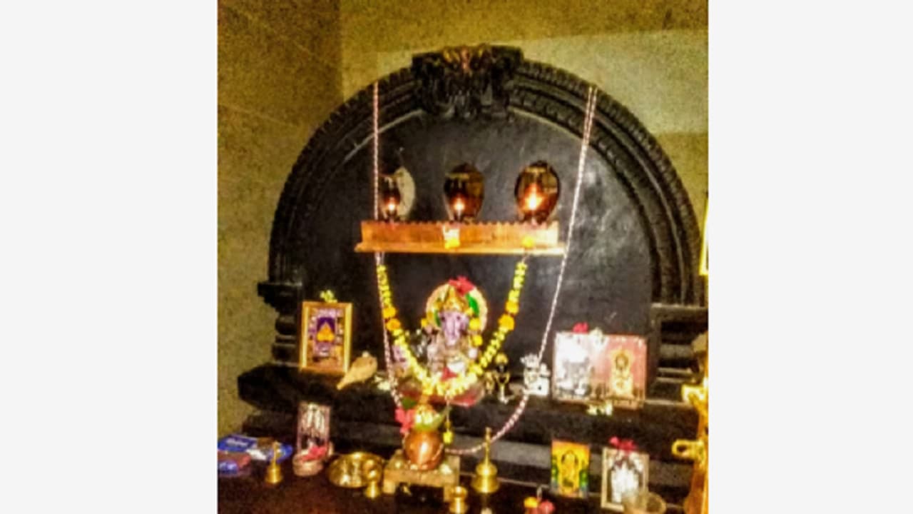 ಆರಿಹೋಯ್ತು ಚಿಗಳ್ಳಿಯ ದೀಪನಾಥೇಶ್ವರ ದೇವಾಲಯದಲ್ಲಿ 4 ದಶಕದಿಂದ ನಿರಂತರವಾಗಿ ಉರಿಯುತ್ತಿದ್ದ ದೀಪ!