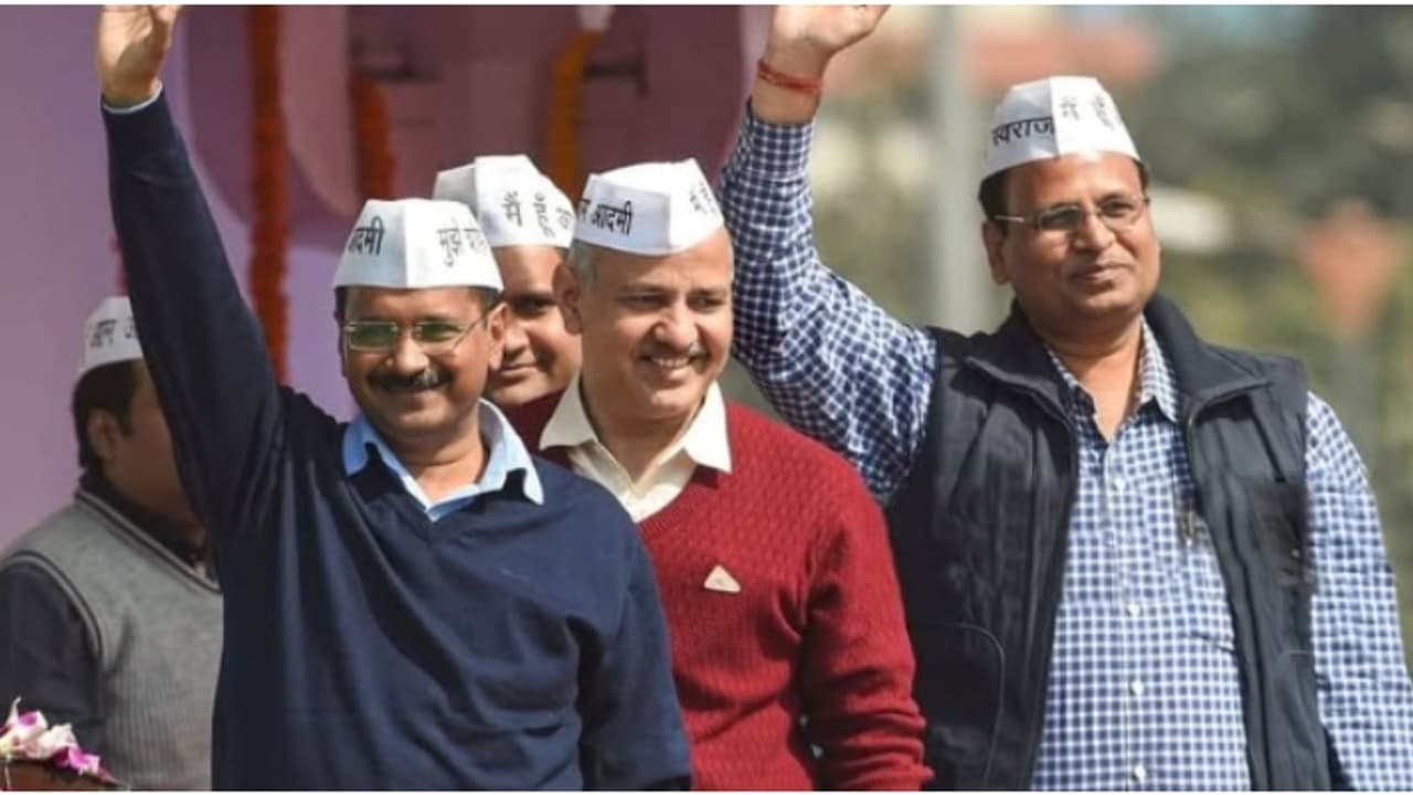 ക്യാപ്റ്റനും വൈസ് ക്യാപ്റ്റനും ക്ളീന്‍ ബൗള്‍ഡ്; അരവിന്ദ് കെജ്‍രിവാളും സിസോദിയയും സത്യേന്ദ്ര ജെയിനും തോറ്റു 