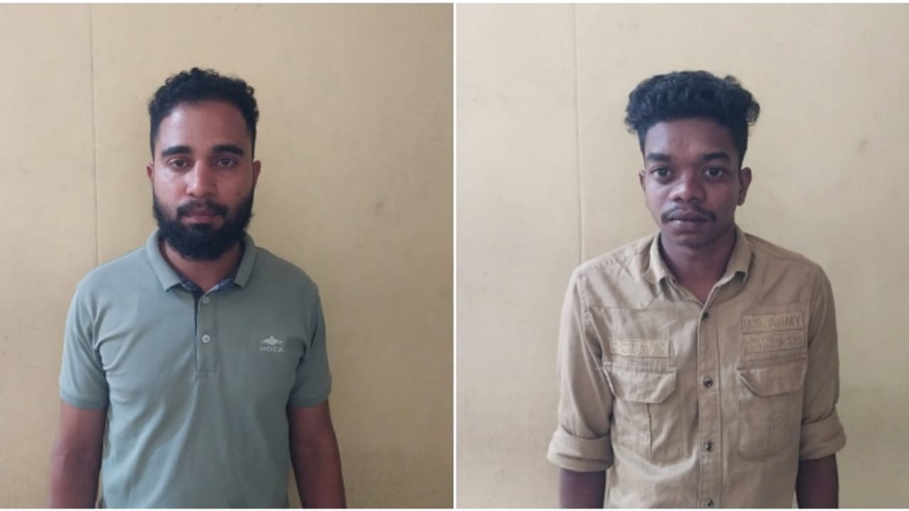 തനിച്ച് താമസിക്കുന്ന യുവാവിനെ വീട്ടില് കയറി ആക്രമിച്ച സംഭവം; രണ്ട് പേര് പിടിയില് തനിച്ച് താമസിക്കുന്ന യുവാവിനെ വീട്ടില് കയറി ആക്രമിച്ച സംഭവം; രണ്ട് പേര് പിടിയില്