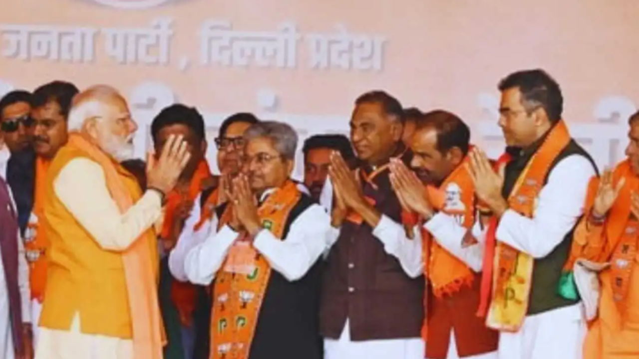 ദില്ലിയിൽ എല്ലാ മേഖലയിലും കടന്നുകയറി ബിജെപി, 27 വർഷത്തിന് ശേഷം അധികാരത്തിൽ ദില്ലിയിൽ എല്ലാ മേഖലയിലും കടന്നുകയറി ബിജെപി, 27 വർഷത്തിന് ശേഷം അധികാരത്തിൽ