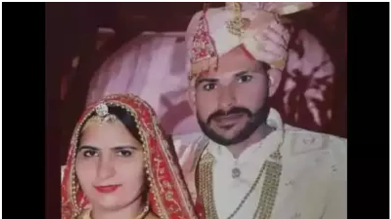 Jaipur man pays ₹15 lakh for wife's railway job, she dumps him later; CBI unearths massive recruitment scam Jaipur man pays ₹15 lakh for wife's railway job, she dumps him later; CBI unearths massive recruitment scam