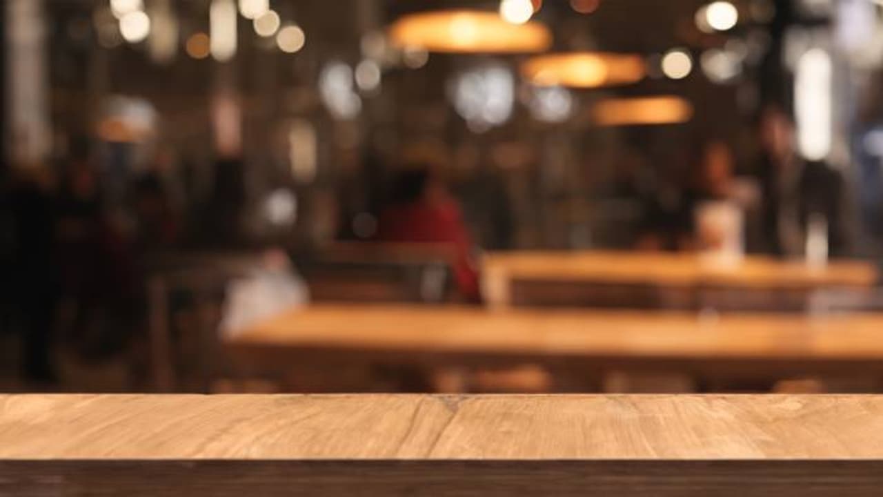 ജീവനക്കാരോട് എന്തൊരു സ്നേഹം, ലാഭത്തിൽ നിന്നും 64 ലക്ഷം രൂപ വിതരണം ചെയ്ത് ചൈനയിലെ റെസ്റ്റോറന്റ്