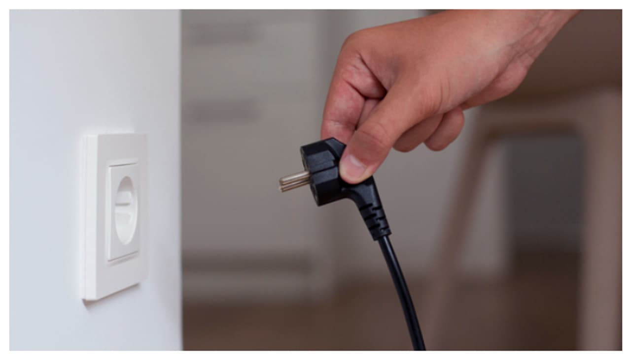 വീടുകളിൽ പ്ലഗുകൾ ഉപയോഗിക്കുമ്പോൾ പോക്കറ്റ് കാലിയാവാതെ നോക്കണേ വീടുകളിൽ പ്ലഗുകൾ ഉപയോഗിക്കുമ്പോൾ പോക്കറ്റ് കാലിയാവാതെ നോക്കണേ