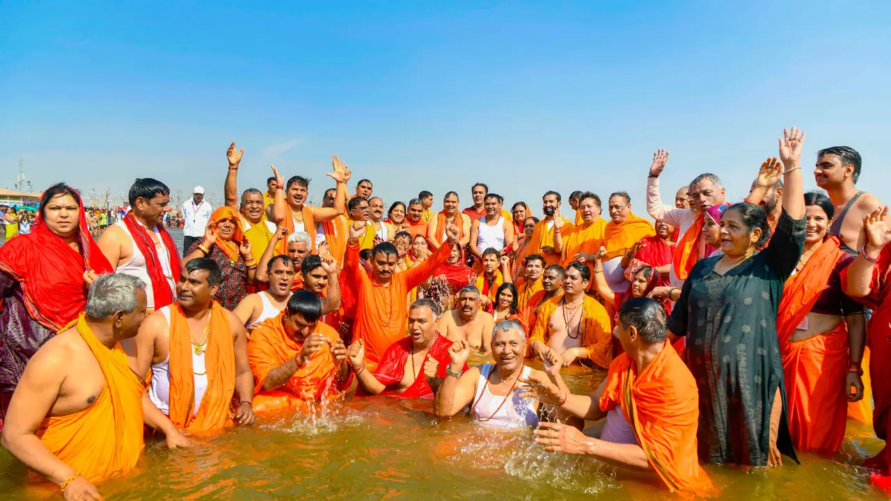 Mahakumbh 2025: Rajasthan CM and Cabinet take holy dip, announce welfare decisions for state Mahakumbh 2025: Rajasthan CM and Cabinet take holy dip, announce welfare decisions for state