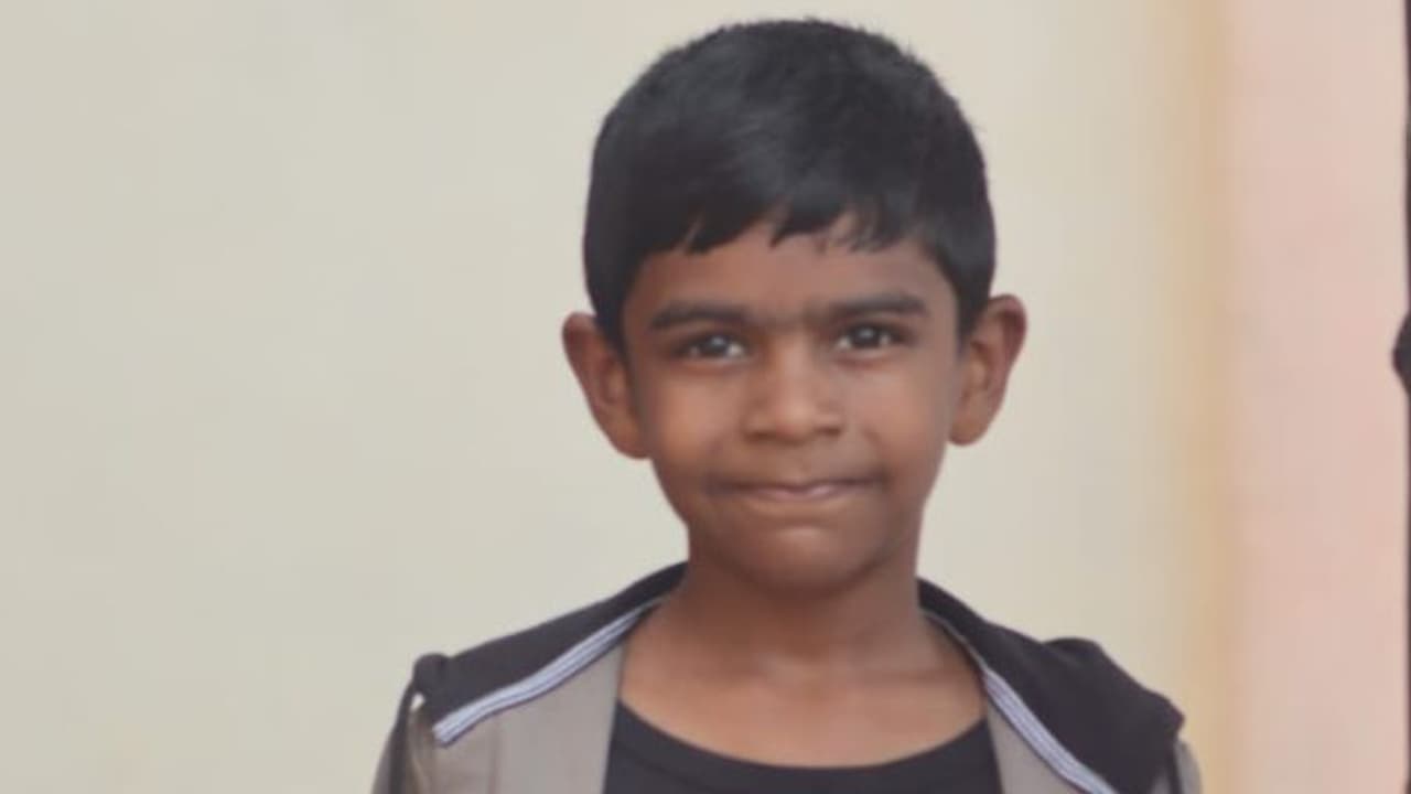 കൊല്ലം കൊട്ടാരക്കരയിൽ കനാലിൽ വീണ് 8 വയസ്സുകാരൻ മരിച്ചു; മരിച്ചത് നിരപ്പുവിള സ്വദേശി യാദവ് കൊല്ലം കൊട്ടാരക്കരയിൽ കനാലിൽ വീണ് 8 വയസ്സുകാരൻ മരിച്ചു; മരിച്ചത് നിരപ്പുവിള സ്വദേശി യാദവ്