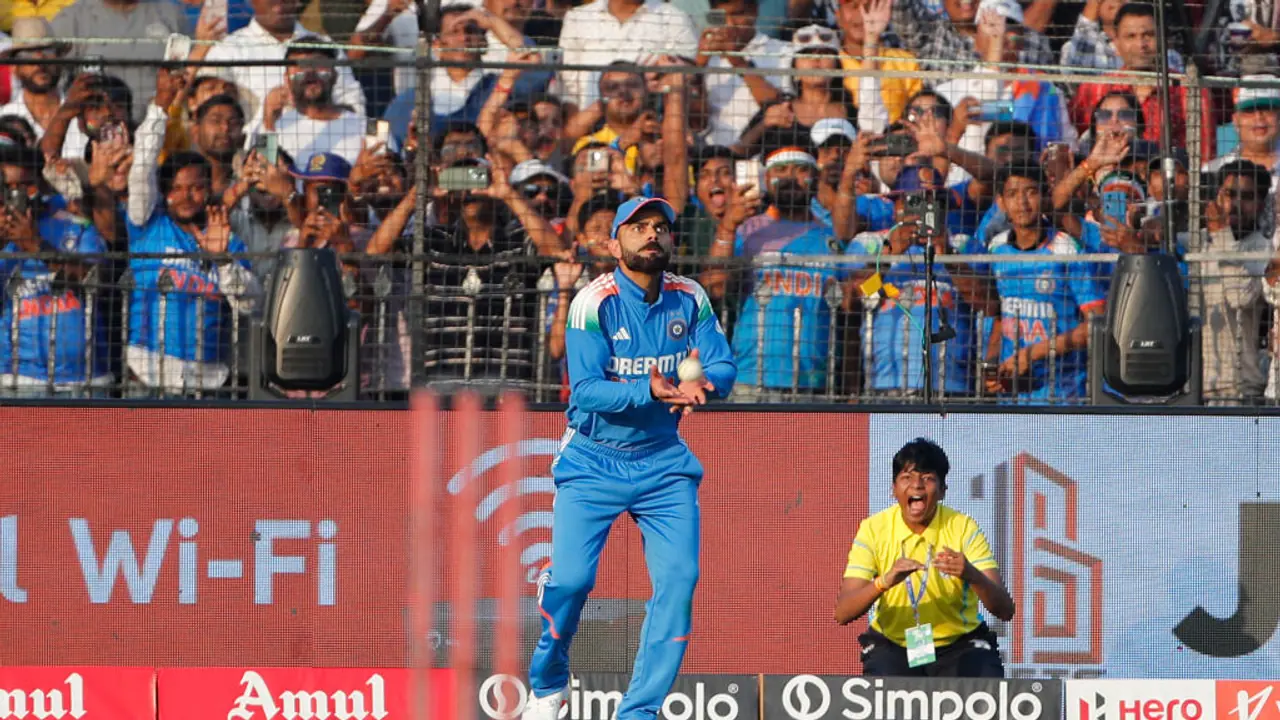 IND vs ENG, 2nd ODI: Virat Kohli makes ball boy's day with kind gesture; WATCH heartwarming moment here IND vs ENG, 2nd ODI: Virat Kohli makes ball boy's day with kind gesture; WATCH heartwarming moment here