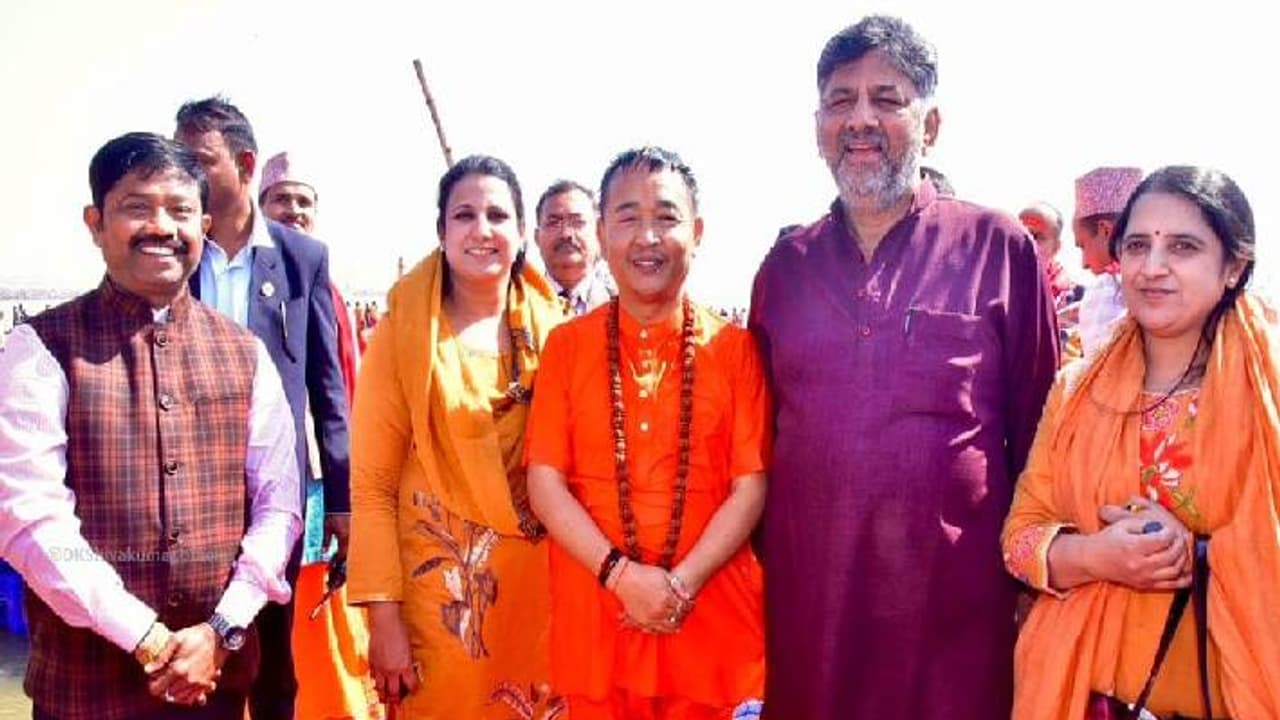 Mahakumbh 2025: Sikkim CM Prem Singh Tamang takes holy dip in Sangam, prays for peace and harmony Mahakumbh 2025: Sikkim CM Prem Singh Tamang takes holy dip in Sangam, prays for peace and harmony