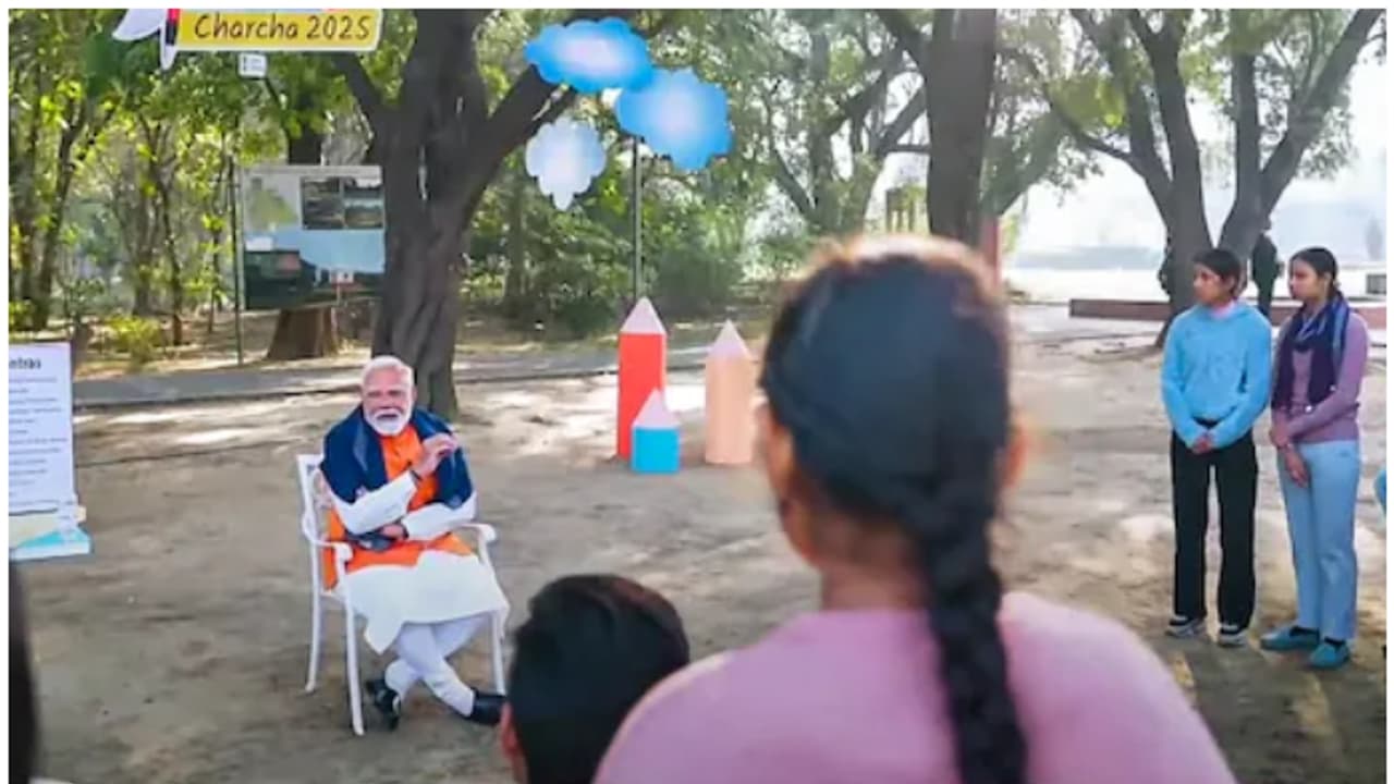 പ്രധാനമന്ത്രി നരേന്ദ്ര മോദിയെ അമ്പരിപ്പിച്ച് മലയാളി വിദ്യാർഥിനി; ഞെട്ടൽ മറയ്ക്കാതെ മോദിയുടെ ചോദ്യം, മറുപടി