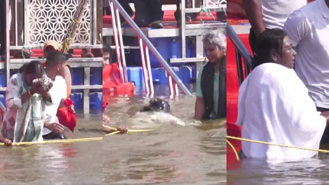  മഹാ കുംഭമേളയിൽ പങ്കെടുത്ത് രാഷ്ട്രപതി; ത്രിവേണി സംഗമത്തിൽ സ്നാനം ചെയ്ത് ദ്രൗപതി മുര്‍മു