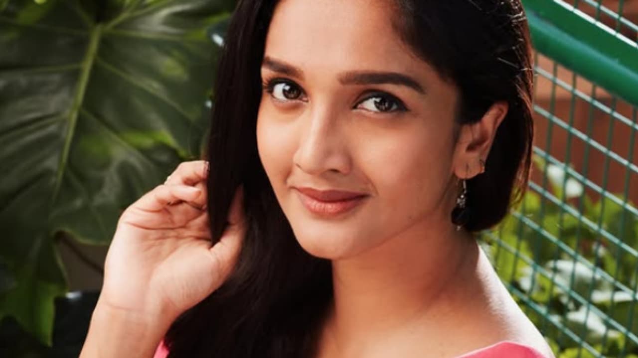 പവിത്രം സീരിയലിൽ നിന്നും പിൻമാറിയോ? വാർത്തകളോട് പ്രതികരിച്ച് സുരഭി സന്തോഷ്