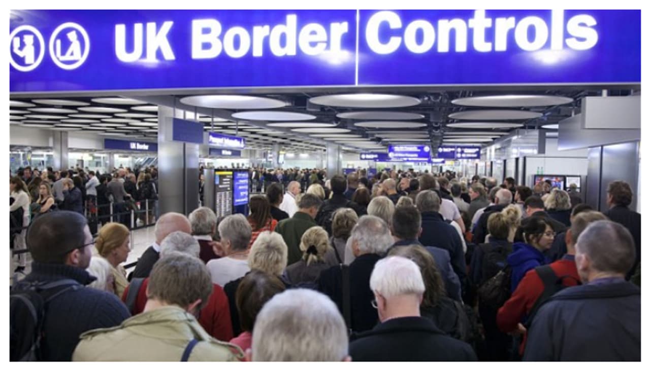 അനധികൃത കുടിയേറ്റം നിയന്ത്രിക്കാന് നടപടികളുമായി യുകെ, രാജ്യത്ത് വ്യാപക റെയ്ഡ് അനധികൃത കുടിയേറ്റം നിയന്ത്രിക്കാന് നടപടികളുമായി യുകെ, രാജ്യത്ത് വ്യാപക റെയ്ഡ്