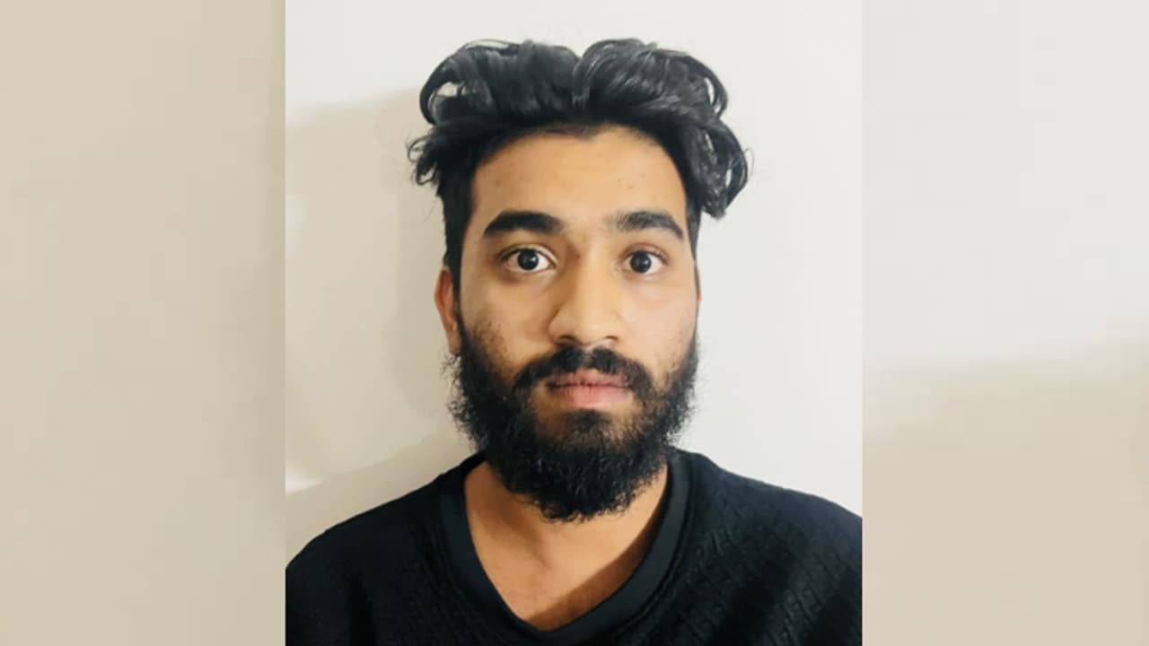 ഇന്സ്റ്റഗ്രാം വഴി പരിചയം, പ്രണയം നടിച്ച് ലൈംഗിക പീഡനം, ദൃശ്യങ്ങള് കാണിച്ച് പണം തട്ടി; പ്രതി പിടിയിൽ ഇന്സ്റ്റഗ്രാം വഴി പരിചയം, പ്രണയം നടിച്ച് ലൈംഗിക പീഡനം, ദൃശ്യങ്ങള് കാണിച്ച് പണം തട്ടി; പ്രതി പിടിയിൽ