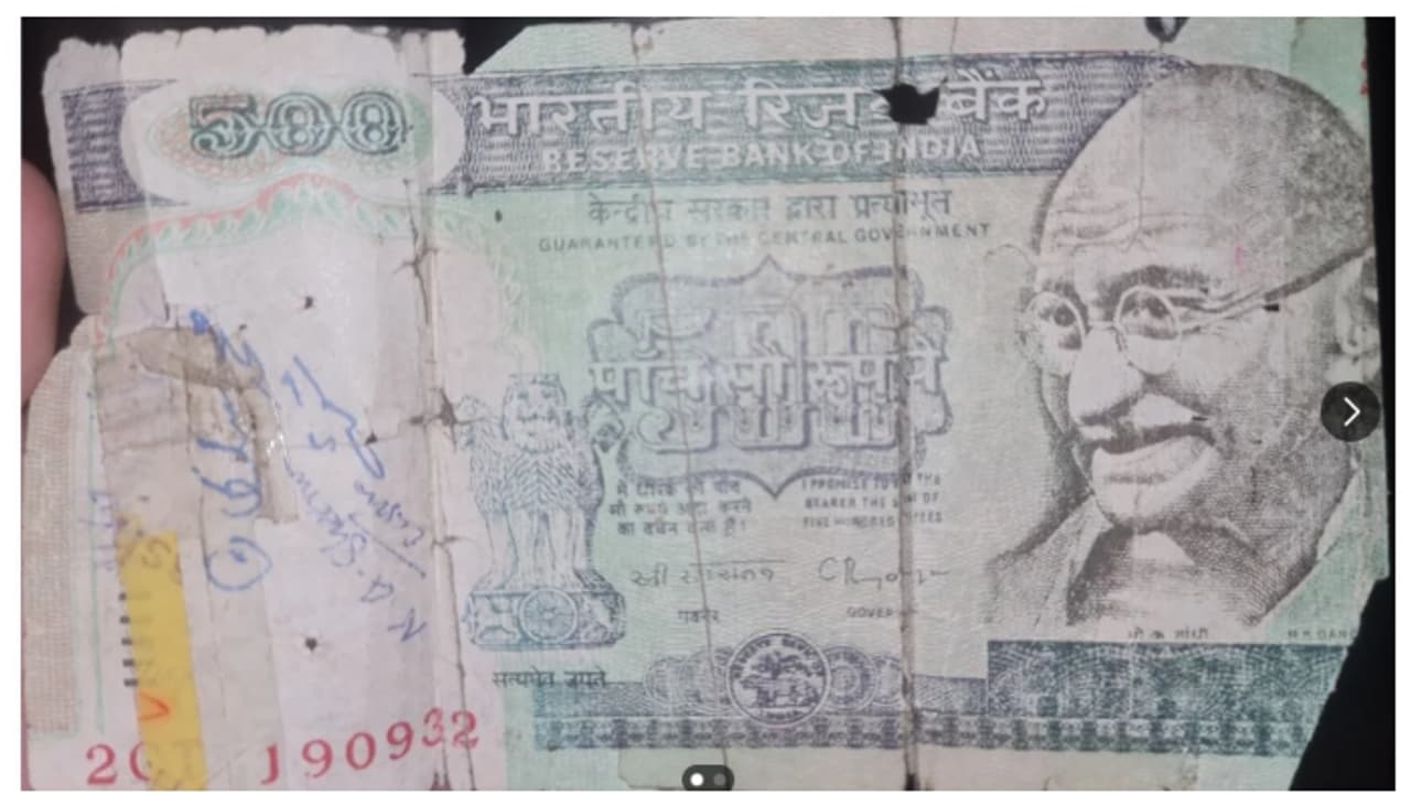 അച്ഛന്‍റെ സമ്പാദ്യം, 1970 കളിലെ 500 ന്‍റെ നോട്ട് കണ്ടെത്തിയെന്ന് യുവാവ്; തട്ടിപ്പ് വേണ്ടെന്ന് സോഷ്യൽ മീഡിയ 