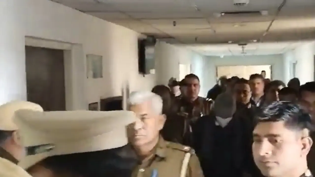 1984 anti Sikh riots case: Ex Congress MP Sajjan Kumar convicted for killing father, son in Delhi (WATCH)