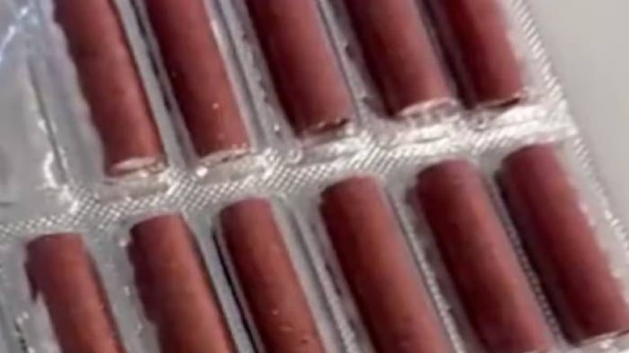 മിഠായി ആണെന്ന് കരുതി വായിലിട്ടു കടിച്ചു, പിന്നെയുണ്ടായത് പൊട്ടിത്തെറി, യുവതിക്ക് പരിക്ക്..! മിഠായി ആണെന്ന് കരുതി വായിലിട്ടു കടിച്ചു, പിന്നെയുണ്ടായത് പൊട്ടിത്തെറി, യുവതിക്ക് പരിക്ക്..!