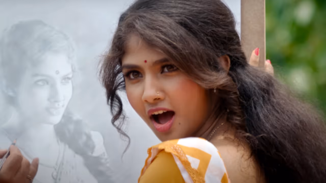 'സാരി'യിൽ തിളങ്ങാൻ ആരാധ്യ ദേവി; ആർജിവി പടം സ്ക്രീനിൽ എത്താൻ ഇനി മൂന്ന് നാൾ‌ 