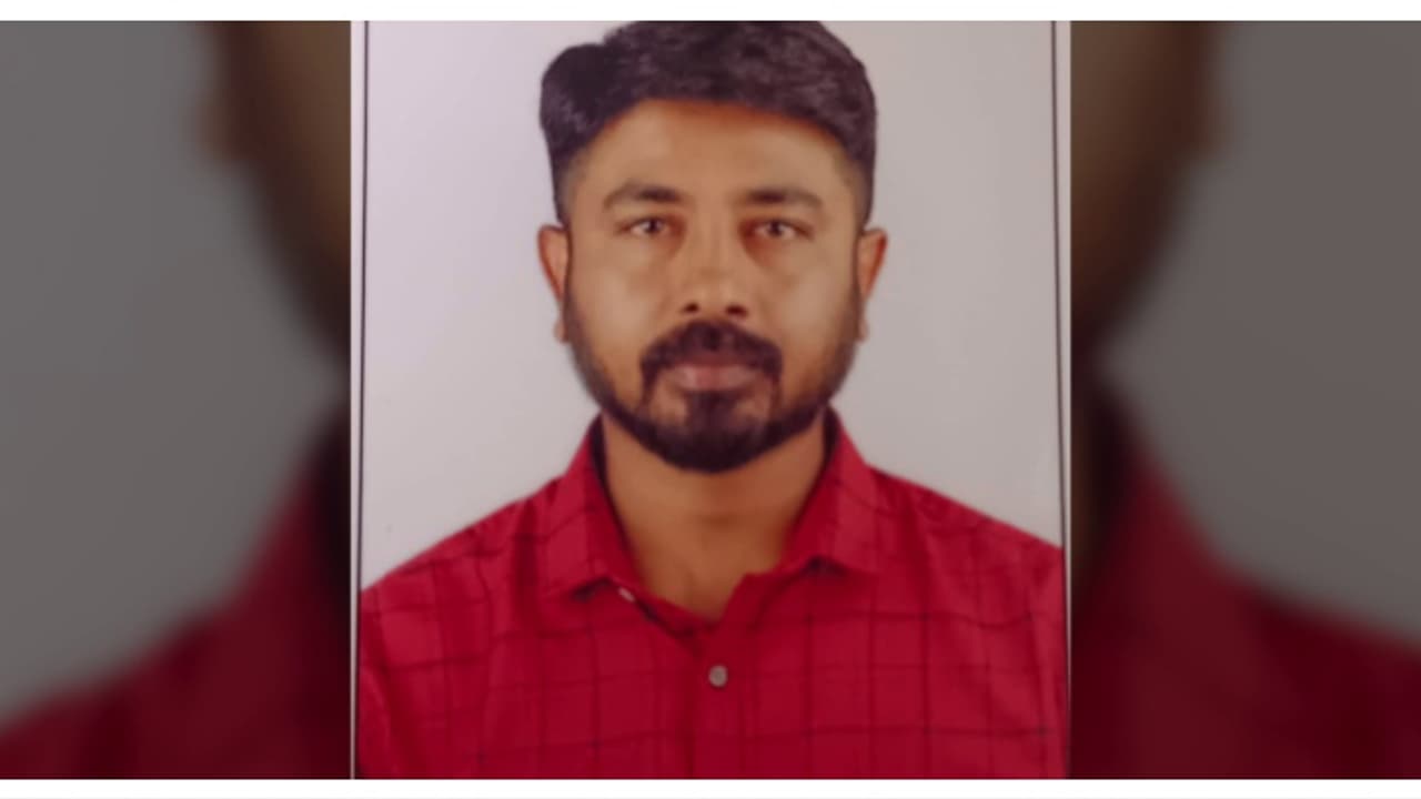 എരൂരിൽ കായലിൽ യുവാവ് മരിച്ച നിലയിൽ; പ്രതി പിടിയിൽ, മദ്യപാനത്തിനിടെ അടിപിടി, തുടർന്ന് കൊലപാതകമെന്ന് പൊലീസ് എരൂരിൽ കായലിൽ യുവാവ് മരിച്ച നിലയിൽ; പ്രതി പിടിയിൽ, മദ്യപാനത്തിനിടെ അടിപിടി, തുടർന്ന് കൊലപാതകമെന്ന് പൊലീസ്