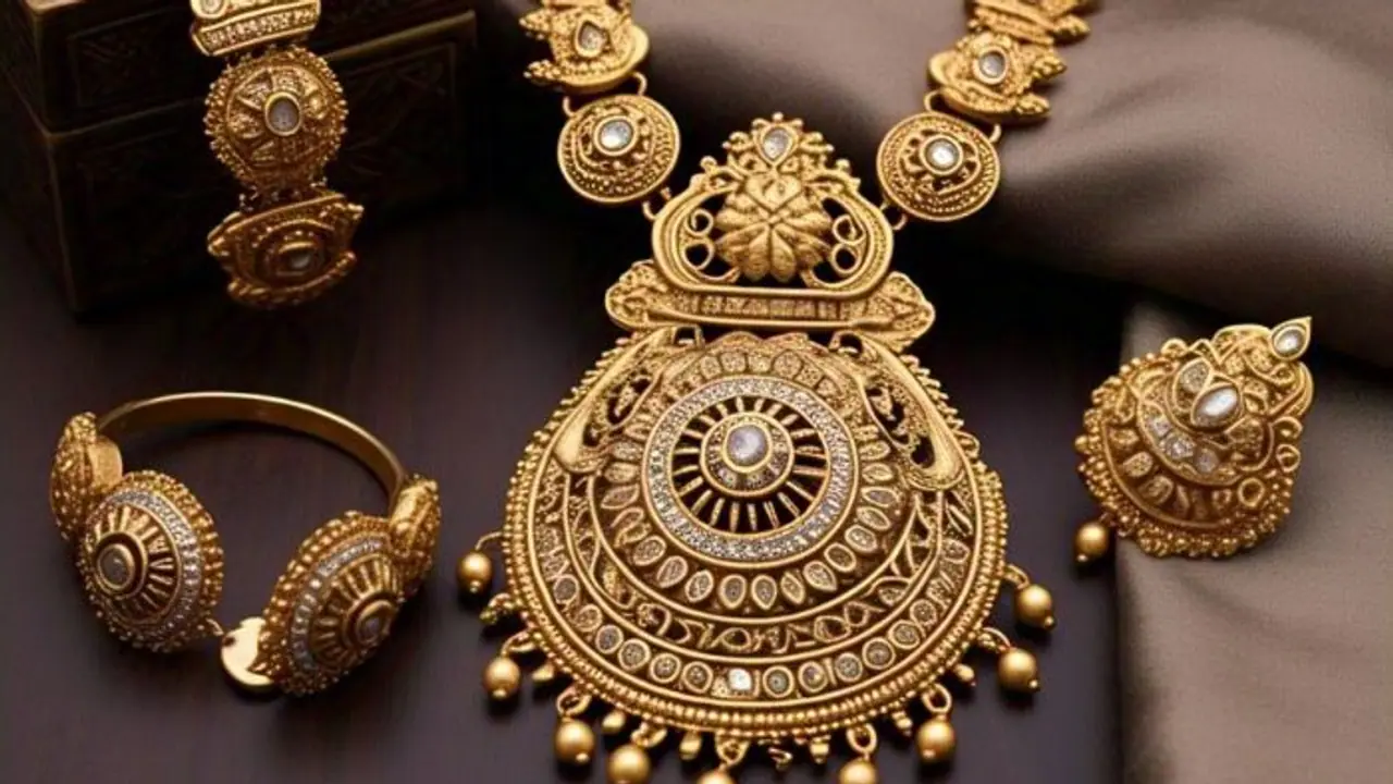 Gold Rate Today: വമ്പൻ കുതിച്ചുചാട്ടം; സ്വർണവില വീണ്ടും ഉയരുന്നു, ആശങ്കയിൽ ഉപഭോക്താക്കൾ Gold Rate Today: വമ്പൻ കുതിച്ചുചാട്ടം; സ്വർണവില വീണ്ടും ഉയരുന്നു, ആശങ്കയിൽ ഉപഭോക്താക്കൾ