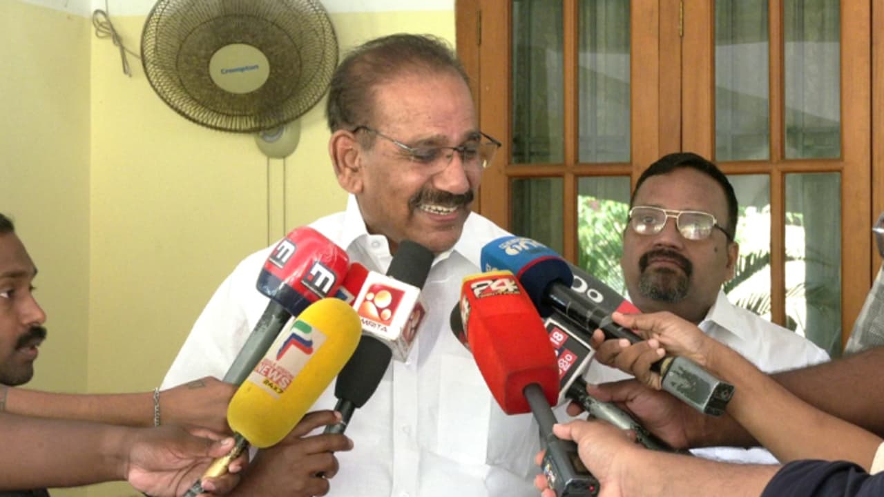 'ബിഷപ്പുമാരേക്കുറിച്ചുള്ള ധാരണ തെറ്റിക്കരുത്', രാജിയാവശ്യപ്പെട്ട ബിഷപ്പുമാർക്ക് മറുപടിയുമായി വനം മന്ത്രി 'ബിഷപ്പുമാരേക്കുറിച്ചുള്ള ധാരണ തെറ്റിക്കരുത്', രാജിയാവശ്യപ്പെട്ട ബിഷപ്പുമാർക്ക് മറുപടിയുമായി വനം മന്ത്രി