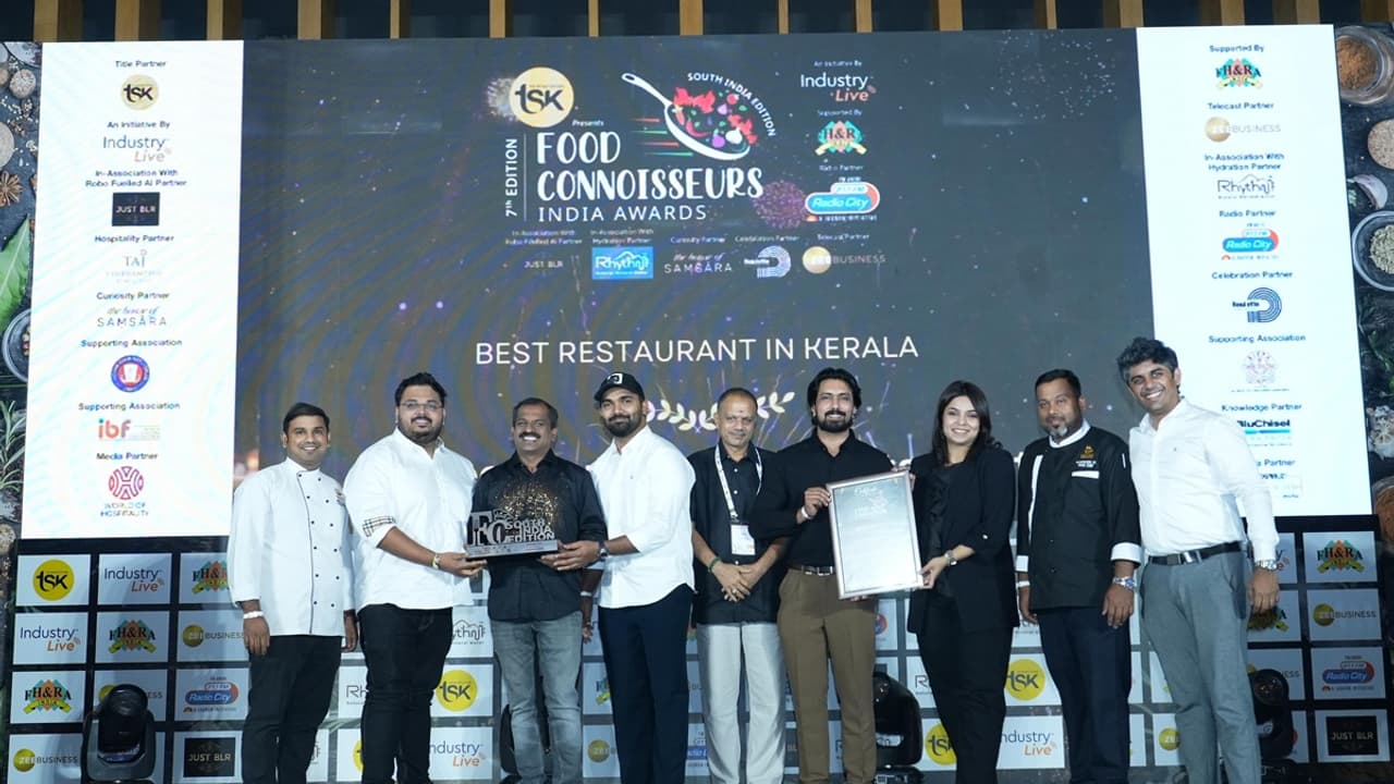 കേരളത്തിലെ മികച്ച മൾട്ടി ക്യുസിൻ റസ്റ്റോറൻ്റിനുള്ള പുരസ്കാരം തിരൂർഖലീസ് റസ്റ്റോറന്റിന് കേരളത്തിലെ മികച്ച മൾട്ടി ക്യുസിൻ റസ്റ്റോറൻ്റിനുള്ള പുരസ്കാരം തിരൂർഖലീസ് റസ്റ്റോറന്റിന്