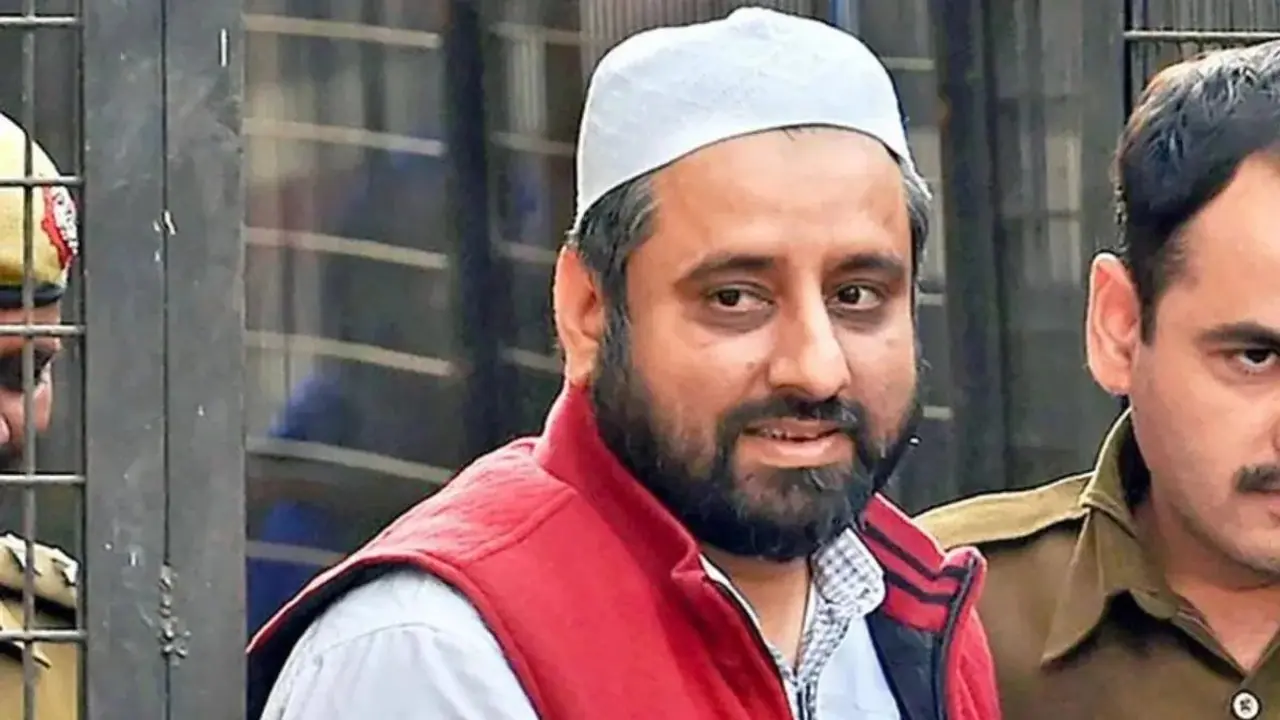 AAP MLA Amanatullah Khan, accused of aiding suspect's escape, gets anticipatory bail