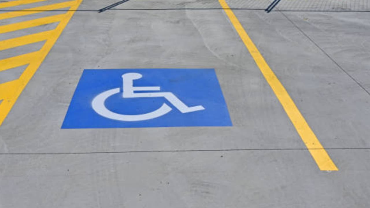 ഭിന്നശേഷിക്കാർക്കുള്ള സ്ഥലങ്ങളിൽ വാഹനം പാർക്ക് ചെയ്താൽ 1,000 ദിനാര് വരെ പിഴ, കുവൈത്തില് മുന്നറിയിപ്പ് ഭിന്നശേഷിക്കാർക്കുള്ള സ്ഥലങ്ങളിൽ വാഹനം പാർക്ക് ചെയ്താൽ 1,000 ദിനാര് വരെ പിഴ, കുവൈത്തില് മുന്നറിയിപ്പ്