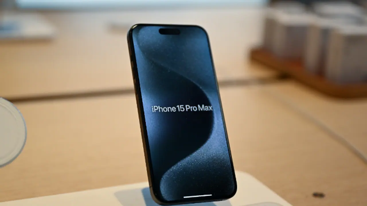 ആമസോണിൽ ഐഫോൺ 15 സീരീസിന് വൻ വിലക്കുറവ്; മറ്റ് ഐഫോണുകള്ക്കും മികച്ച ഡീലുകള് ആമസോണിൽ ഐഫോൺ 15 സീരീസിന് വൻ വിലക്കുറവ്; മറ്റ് ഐഫോണുകള്ക്കും മികച്ച ഡീലുകള്