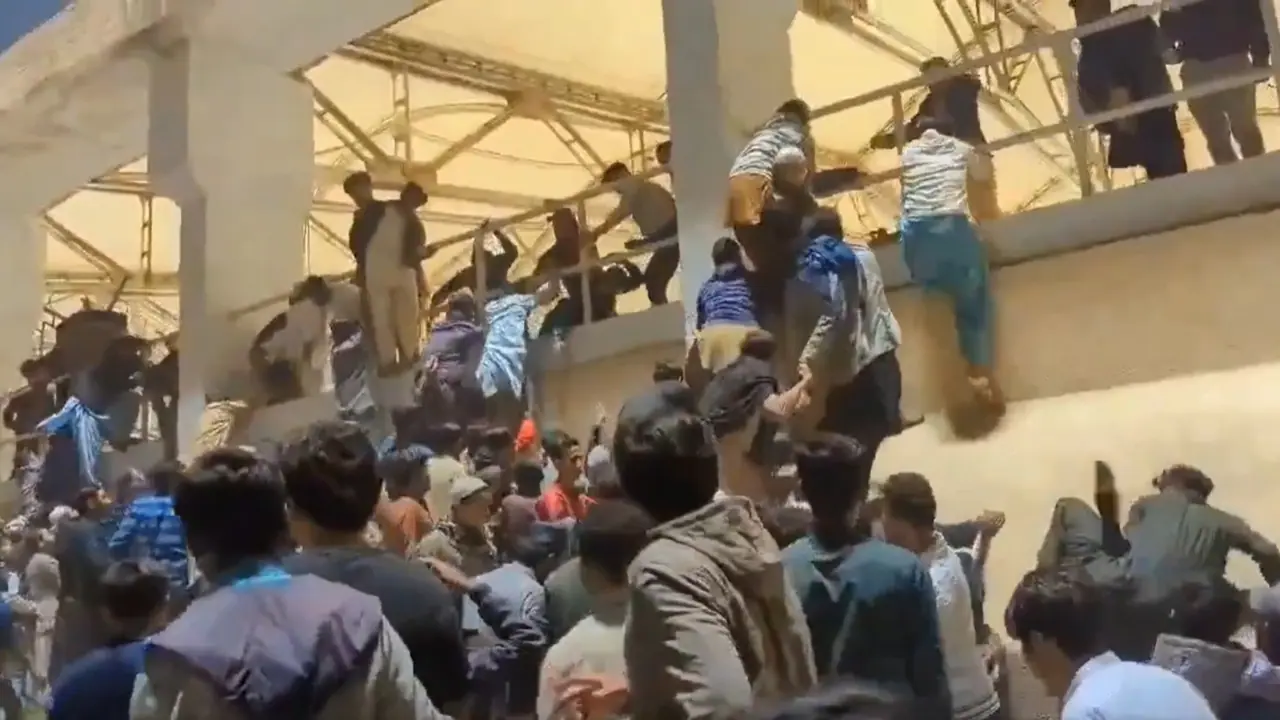 Champions Trophy 2025: Chaos as fans scale stadium grills during grand opening ceremony in Pakistan (WATCH) Champions Trophy 2025: Chaos as fans scale stadium grills during grand opening ceremony in Pakistan (WATCH)
