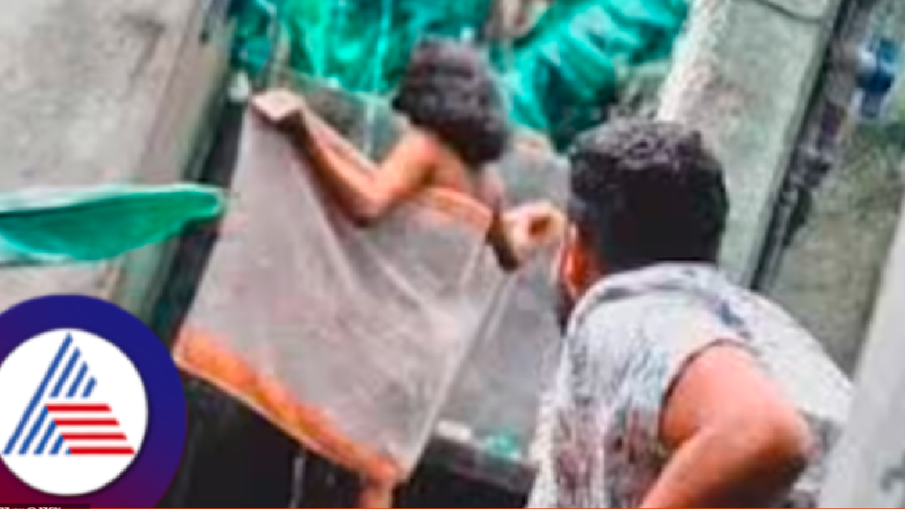 ಸ್ನಾನದ ಕೋಣೆಗೆ ನುಗ್ಗಿ, 'ನೀನಂದ್ರೆ ನಂಗಿಷ್ಟ' ಗೃಹಿಣಿಗೆ ಬಲವಂತವಾಗಿ ಕಿಸ್ ಕೊಟ್ಟು ಕಾಮುಕ ಪರಾರಿ!