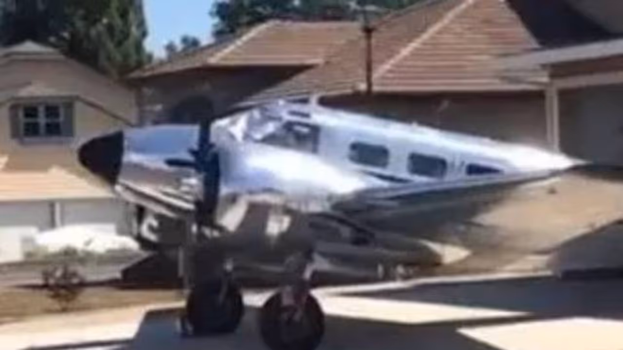 ബൈക്കും കാറുമൊക്കെ എന്ത്? ഈ പട്ടണത്തിലെ ഓരോ വീട്ടിലും കാണും സ്വന്തമായി വിമാനം ബൈക്കും കാറുമൊക്കെ എന്ത്? ഈ പട്ടണത്തിലെ ഓരോ വീട്ടിലും കാണും സ്വന്തമായി വിമാനം