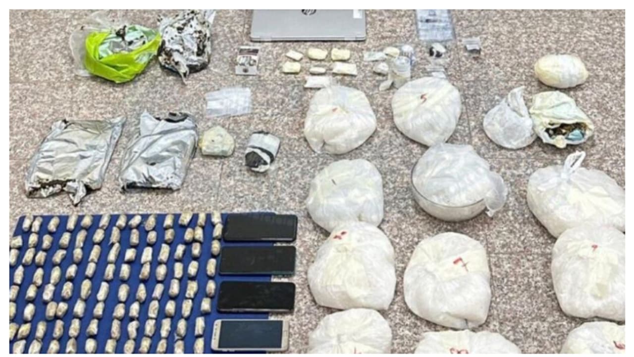 വൻ ലഹരിമരുന്ന് വേട്ട; ഒമാനിൽ ഹാഷിഷും മോര്‍ഫിനുമടക്കം 11 കിലോ മയക്കുമരുന്ന് പിടികൂടി, 3 പ്രവാസികൾ അറസ്റ്റിൽ 