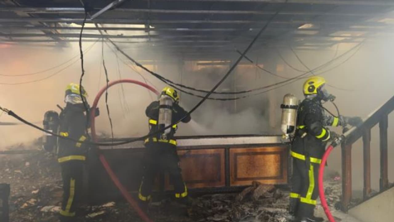 ഒമാനിൽ വിവിധയിടങ്ങളിൽ തീപിടുത്തം, ആളപായമില്ല ഒമാനിൽ വിവിധയിടങ്ങളിൽ തീപിടുത്തം, ആളപായമില്ല