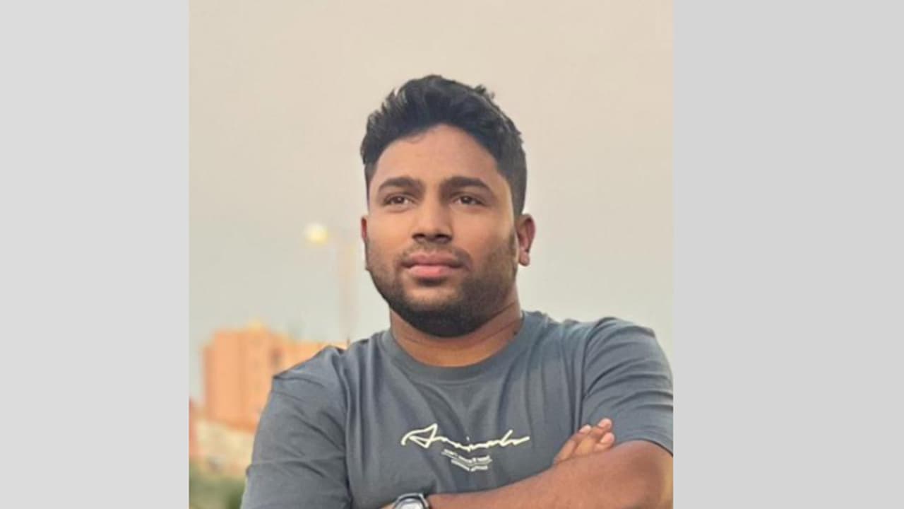 കുവൈത്തിലെ ജോലി സ്ഥലത്ത് മലയാളി യുവാവ് മരിച്ചു കുവൈത്തിലെ ജോലി സ്ഥലത്ത് മലയാളി യുവാവ് മരിച്ചു