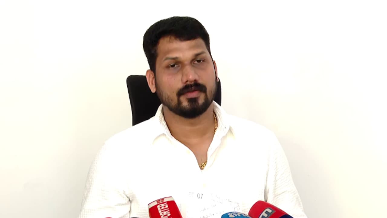 താരങ്ങൾ പ്രതിഫലം കുറയ്ക്കണമെന്ന് ലിസ്റ്റിൻ സ്റ്റീഫൻ; കളക്ഷൻ റിപ്പോർട്ട് പുറത്തുവിട്ടത് കൂട്ടായ തീരുമാനം താരങ്ങൾ പ്രതിഫലം കുറയ്ക്കണമെന്ന് ലിസ്റ്റിൻ സ്റ്റീഫൻ; കളക്ഷൻ റിപ്പോർട്ട് പുറത്തുവിട്ടത് കൂട്ടായ തീരുമാനം