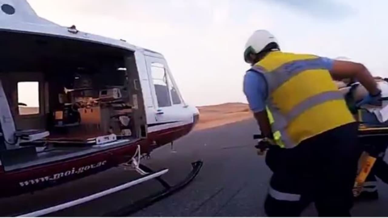 ബൈക്കപകടത്തിൽ തലയ്ക്ക് ഗുരുതര പരിക്കേറ്റ സ്ത്രീയെ ഹെലികോപ്റ്ററിൽ ആശുപത്രിയിലെത്തിച്ചു ബൈക്കപകടത്തിൽ തലയ്ക്ക് ഗുരുതര പരിക്കേറ്റ സ്ത്രീയെ ഹെലികോപ്റ്ററിൽ ആശുപത്രിയിലെത്തിച്ചു