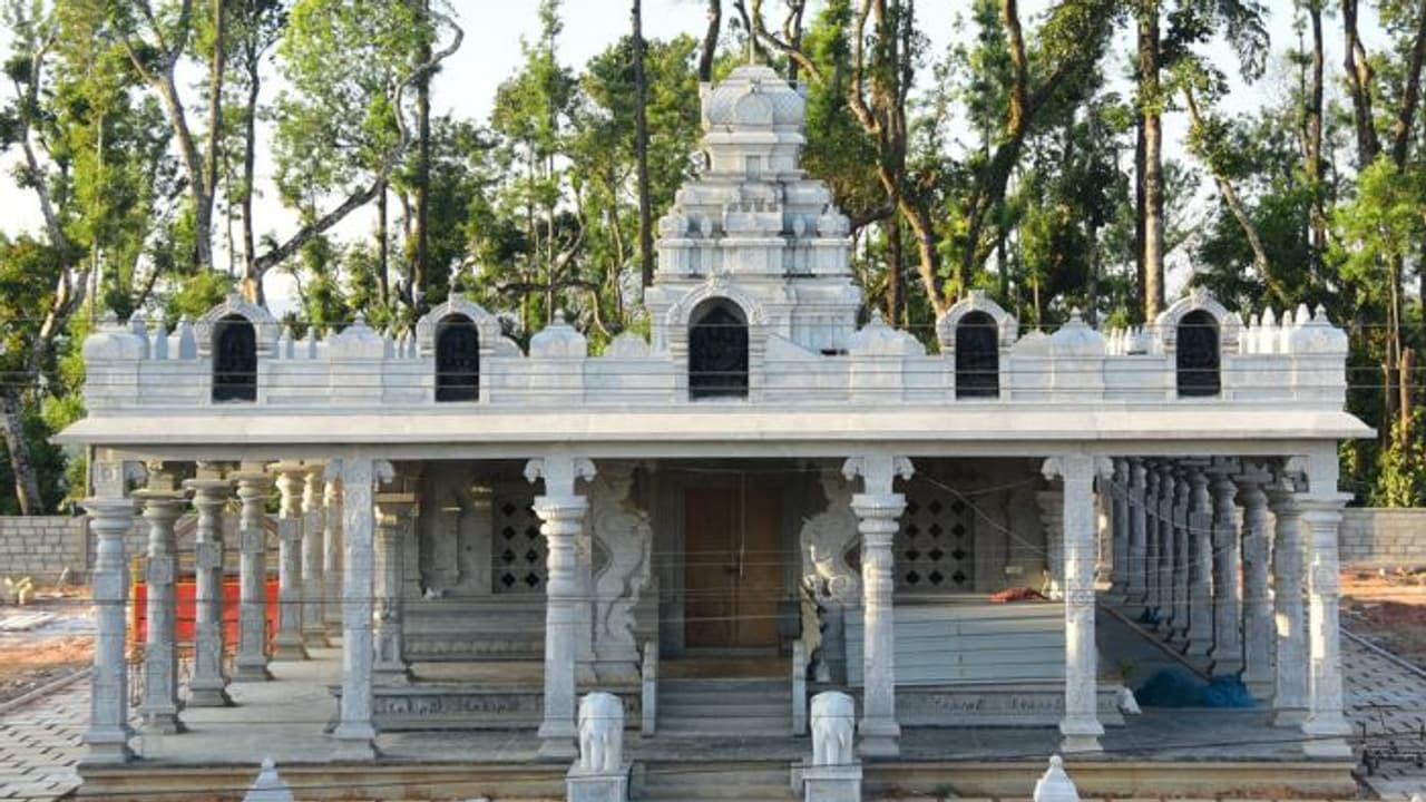 ಫೆ.23ರಂದು ಆಲ್ದೂರಿನಲ್ಲಿ 40 ಕಂಬಗಳ ಶಿಲಾಮಯ ಬಲಮುರಿ ಗಣಪತಿ ದೇಗುಲ ಉದ್ಘಾಟನೆ ಫೆ.23ರಂದು ಆಲ್ದೂರಿನಲ್ಲಿ 40 ಕಂಬಗಳ ಶಿಲಾಮಯ ಬಲಮುರಿ ಗಣಪತಿ ದೇಗುಲ ಉದ್ಘಾಟನೆ