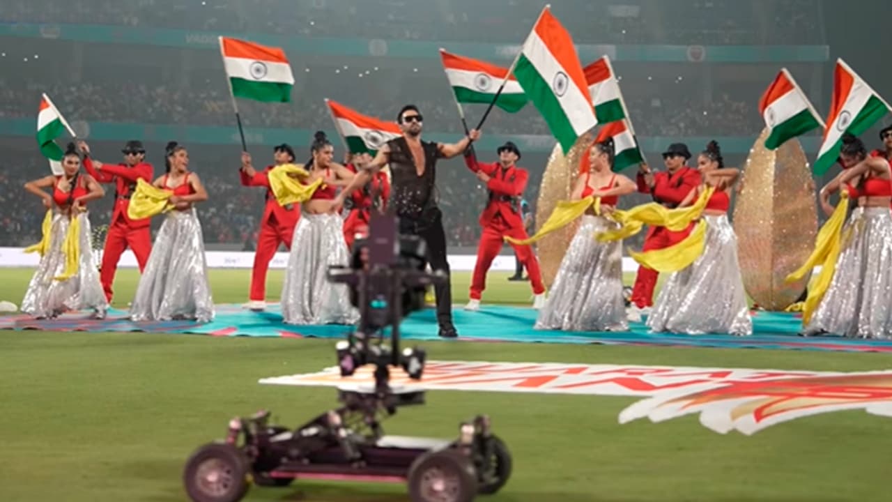 Ayushmann Khurrana perform on Maa Tujhe Salaam at WPL 2025 inauguration Ayushmann Khurrana perform on Maa Tujhe Salaam at WPL 2025 inauguration