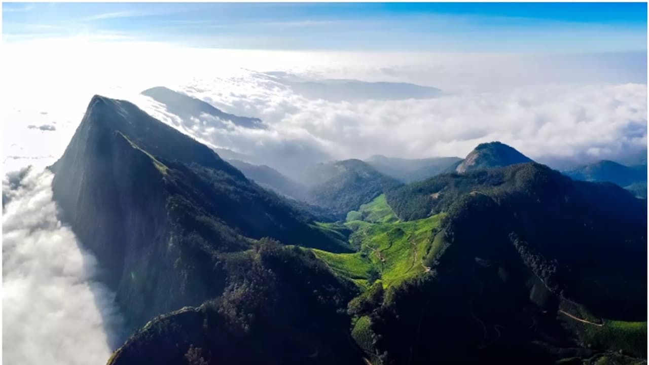 പശ്ചിമഘട്ടത്തിലെ കാഴ്ചകളുടെ പറുദീസ; മൂന്നാറും വയനാടുമല്ല, ഇവിടം സ്വർഗമാണ്! പശ്ചിമഘട്ടത്തിലെ കാഴ്ചകളുടെ പറുദീസ; മൂന്നാറും വയനാടുമല്ല, ഇവിടം സ്വർഗമാണ്!