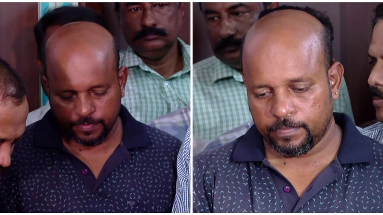 ദൃശ്യത്തിലെ ആളോട് സാമ്യമുള്ള ആരെയെങ്കിലും അറിയുമോ? ഒറ്റ ചോദ്യം, ഒരു സൂചന; പ്രതിയുടെ വീട്ടിലേക്കെത്തി പൊലീസ് ദൃശ്യത്തിലെ ആളോട് സാമ്യമുള്ള ആരെയെങ്കിലും അറിയുമോ? ഒറ്റ ചോദ്യം, ഒരു സൂചന; പ്രതിയുടെ വീട്ടിലേക്കെത്തി പൊലീസ്