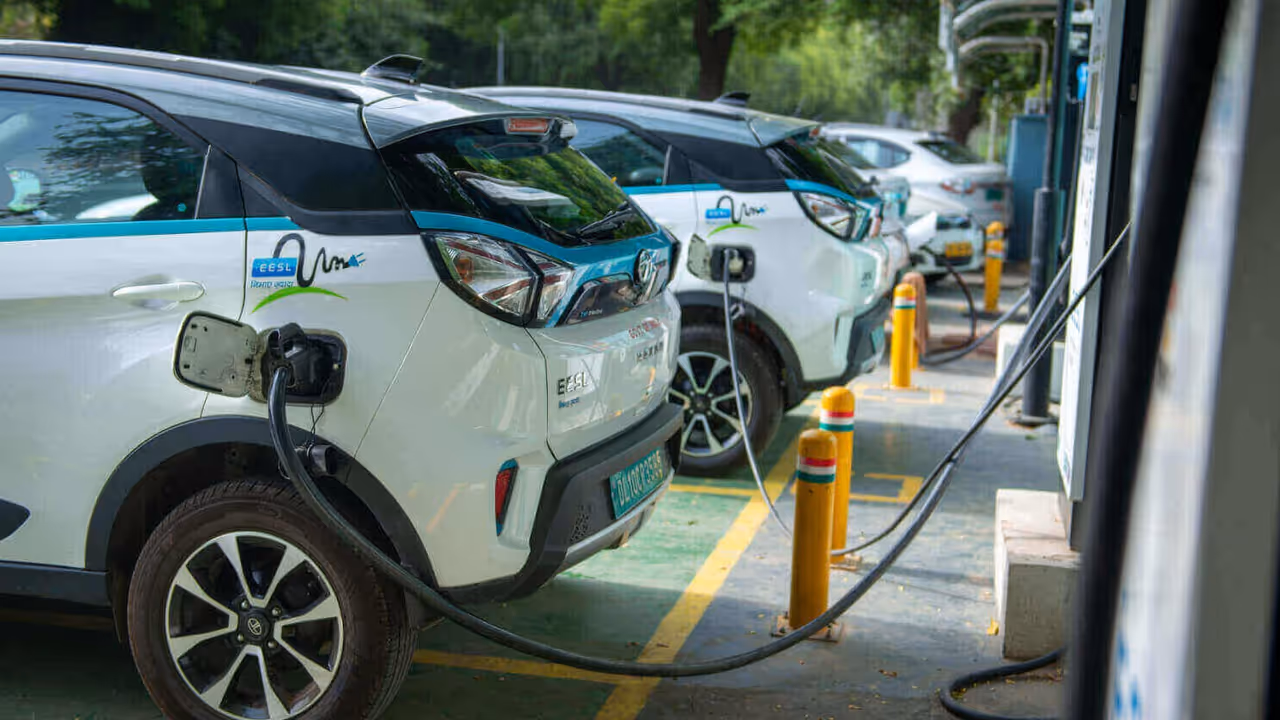 10 ലക്ഷം രൂപയിൽ താഴെ വാർഷിക വരുമാനമുള്ളവർക്കായി 5 ഇലക്ട്രിക് കാറുകൾ 10 ലക്ഷം രൂപയിൽ താഴെ വാർഷിക വരുമാനമുള്ളവർക്കായി 5 ഇലക്ട്രിക് കാറുകൾ