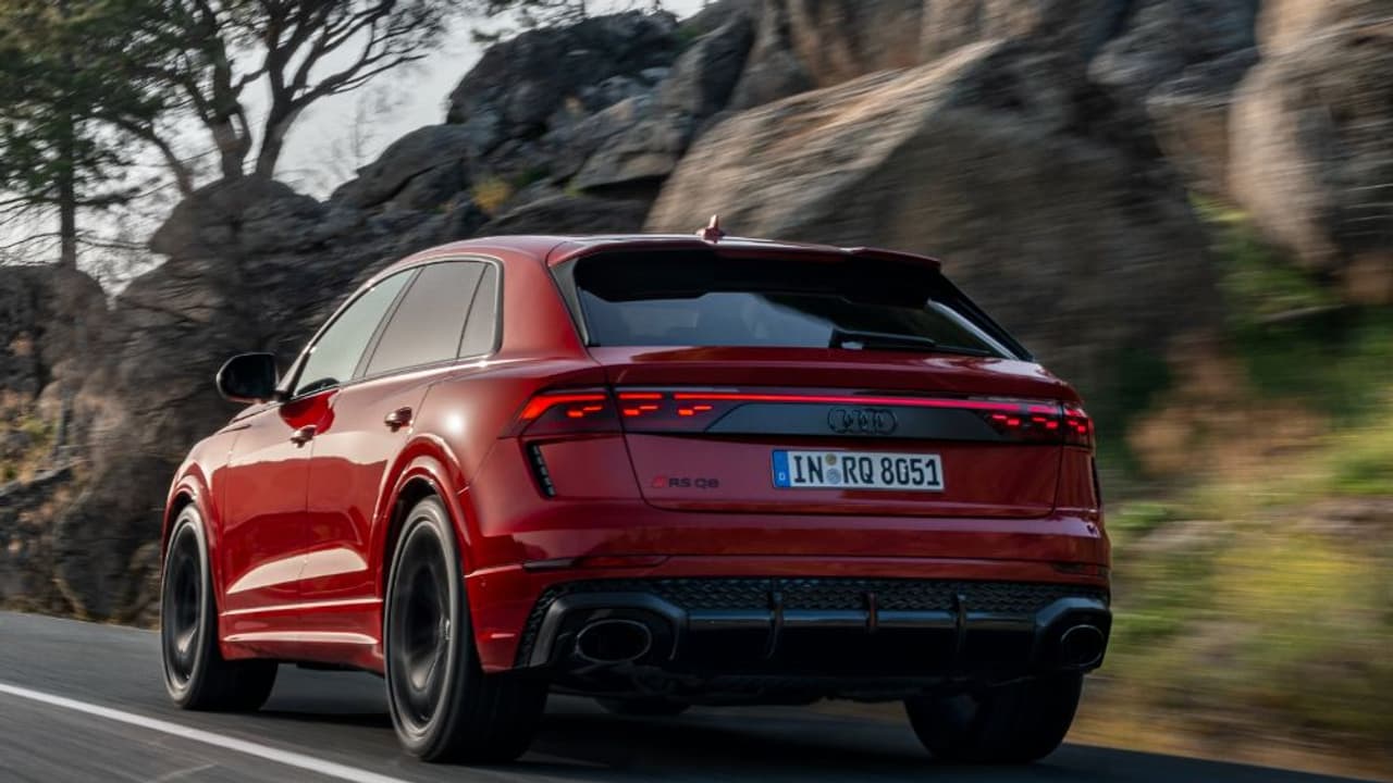 വെറും 3.6 സെക്കൻഡിൽ 100 തൊടും! പുതിയ ഔഡി ആർഎസ് ക്യു8 ഫെയ്സ്ലിഫ്റ്റ് ഇന്ത്യയിൽ ഇന്നെത്തും വെറും 3.6 സെക്കൻഡിൽ 100 തൊടും! പുതിയ ഔഡി ആർഎസ് ക്യു8 ഫെയ്സ്ലിഫ്റ്റ് ഇന്ത്യയിൽ ഇന്നെത്തും