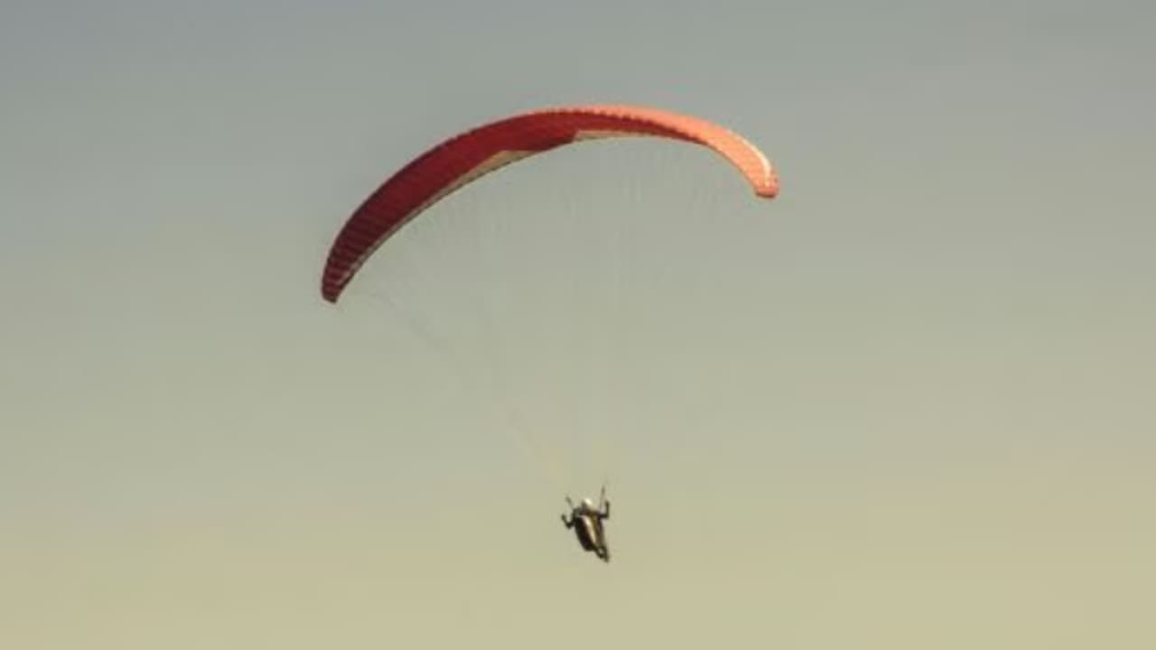 പരീക്ഷക്ക് വെറും 20 മിനിറ്റ്, റോഡിൽ ട്രാഫിക് ജാം, ഒടുവിൽ സമർഥിന്റെ ധീരത; സാഹസികമായി പറന്നെത്തി വിദ്യാർഥി പരീക്ഷക്ക് വെറും 20 മിനിറ്റ്, റോഡിൽ ട്രാഫിക് ജാം, ഒടുവിൽ സമർഥിന്റെ ധീരത; സാഹസികമായി പറന്നെത്തി വിദ്യാർഥി