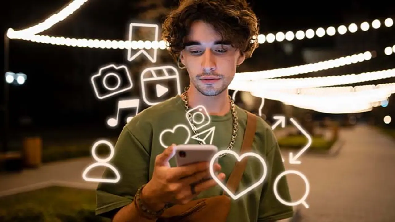 Dark side of social media: 6 mental health challenges you must be aware of Dark side of social media: 6 mental health challenges you must be aware of