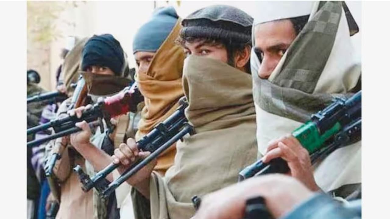 ಬಾಂಗ್ಲಾದ ಜೆಎಂಬಿ ಉಗ್ರರಿಂದ ಜಾರ್ಖಂಡಲ್ಲಿ ಉಗ್ರ ತರಬೇತಿ ಕ್ಯಾಂಪ್: ಸ್ಥಳೀಯ ಕೆಲವರು ಭಾಗಿಯಾದ ಶಂಕೆ ಬಾಂಗ್ಲಾದ ಜೆಎಂಬಿ ಉಗ್ರರಿಂದ ಜಾರ್ಖಂಡಲ್ಲಿ ಉಗ್ರ ತರಬೇತಿ ಕ್ಯಾಂಪ್: ಸ್ಥಳೀಯ ಕೆಲವರು ಭಾಗಿಯಾದ ಶಂಕೆ