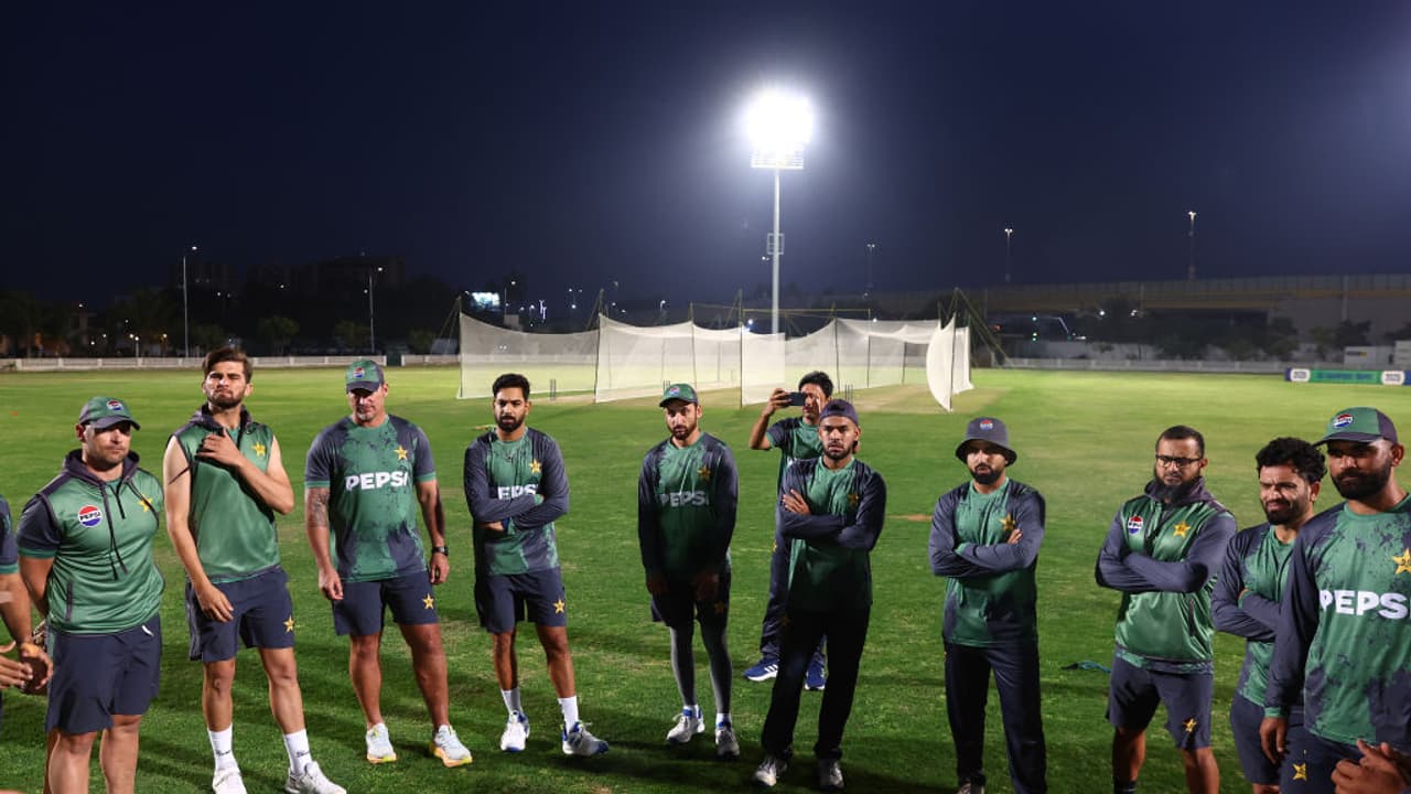 സ്വന്തം ടീം പുറത്തായി, പിന്നാലെ ബംഗ്ലാദേശും; പാകിസ്ഥാനിലെ ഗ്യാലറികളിൽ കാണികൾ കയറുമോ, നെഞ്ചിടിച്ച് പിസിബി സ്വന്തം ടീം പുറത്തായി, പിന്നാലെ ബംഗ്ലാദേശും; പാകിസ്ഥാനിലെ ഗ്യാലറികളിൽ കാണികൾ കയറുമോ, നെഞ്ചിടിച്ച് പിസിബി