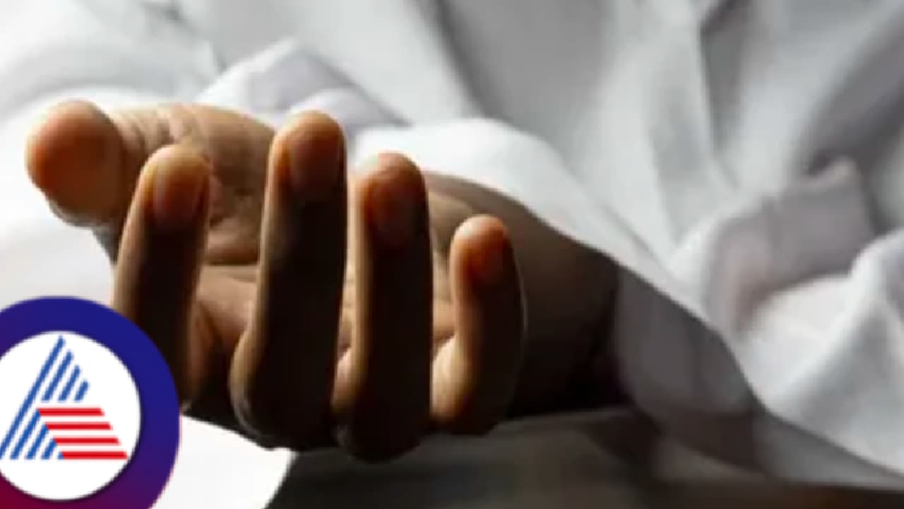 ಬೆಂಗಳೂರಿನಲ್ಲಿ ಮತ್ತೊಂದು ಭೀಕರ ಘಟನೆ, ದುಶ್ಚಟ ಬೇಡ ಅಂತಾ ಬುದ್ಧಿ ಹೇಳಿದ ತಂದೆಯನ್ನೇ ಕೊಂದ ಮಗ! ಬೆಂಗಳೂರಿನಲ್ಲಿ ಮತ್ತೊಂದು ಭೀಕರ ಘಟನೆ, ದುಶ್ಚಟ ಬೇಡ ಅಂತಾ ಬುದ್ಧಿ ಹೇಳಿದ ತಂದೆಯನ್ನೇ ಕೊಂದ ಮಗ!